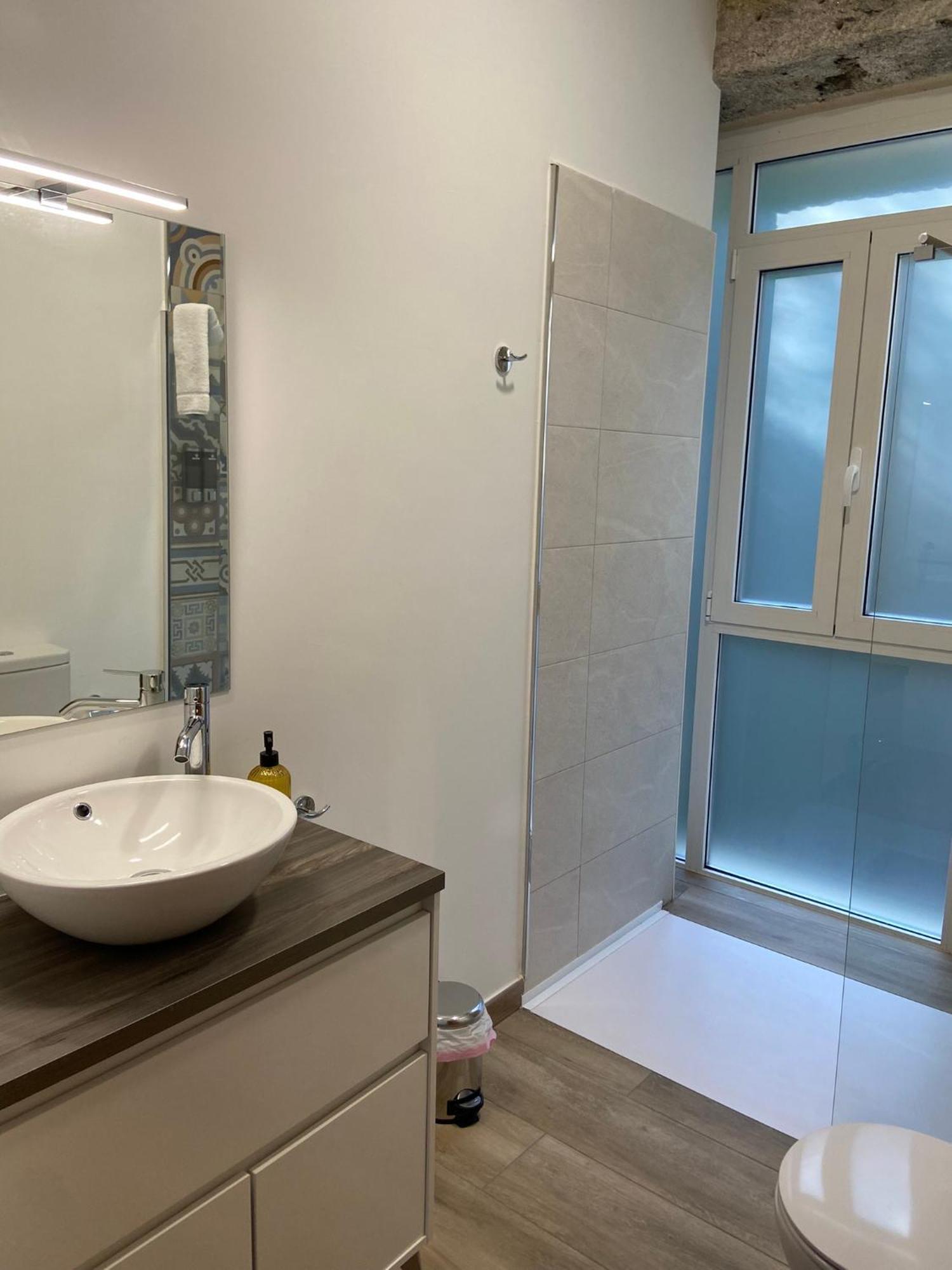 Reginita Apartamentos Arbo المظهر الخارجي الصورة