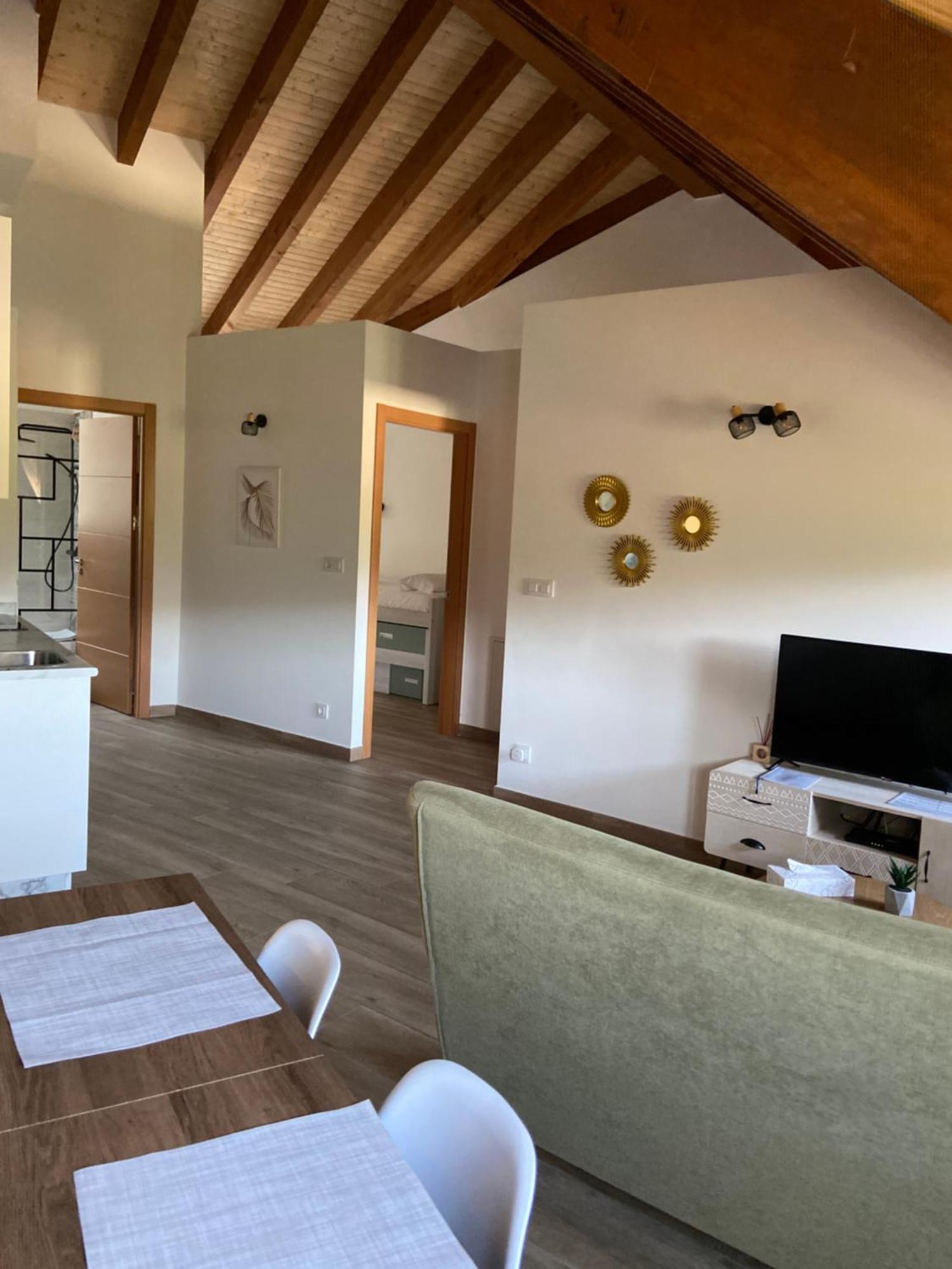 Reginita Apartamentos Arbo المظهر الخارجي الصورة