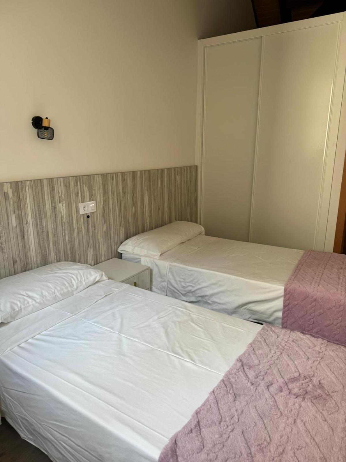Reginita Apartamentos Arbo المظهر الخارجي الصورة